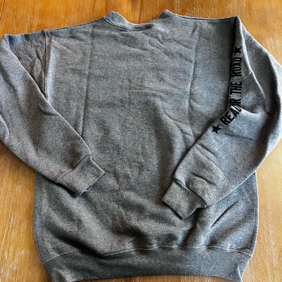 Disney Parks VTG Cars Lightning MCQueen 95 men’s grey sweatshirt. Hanes Tag S - Picture 4 of 10